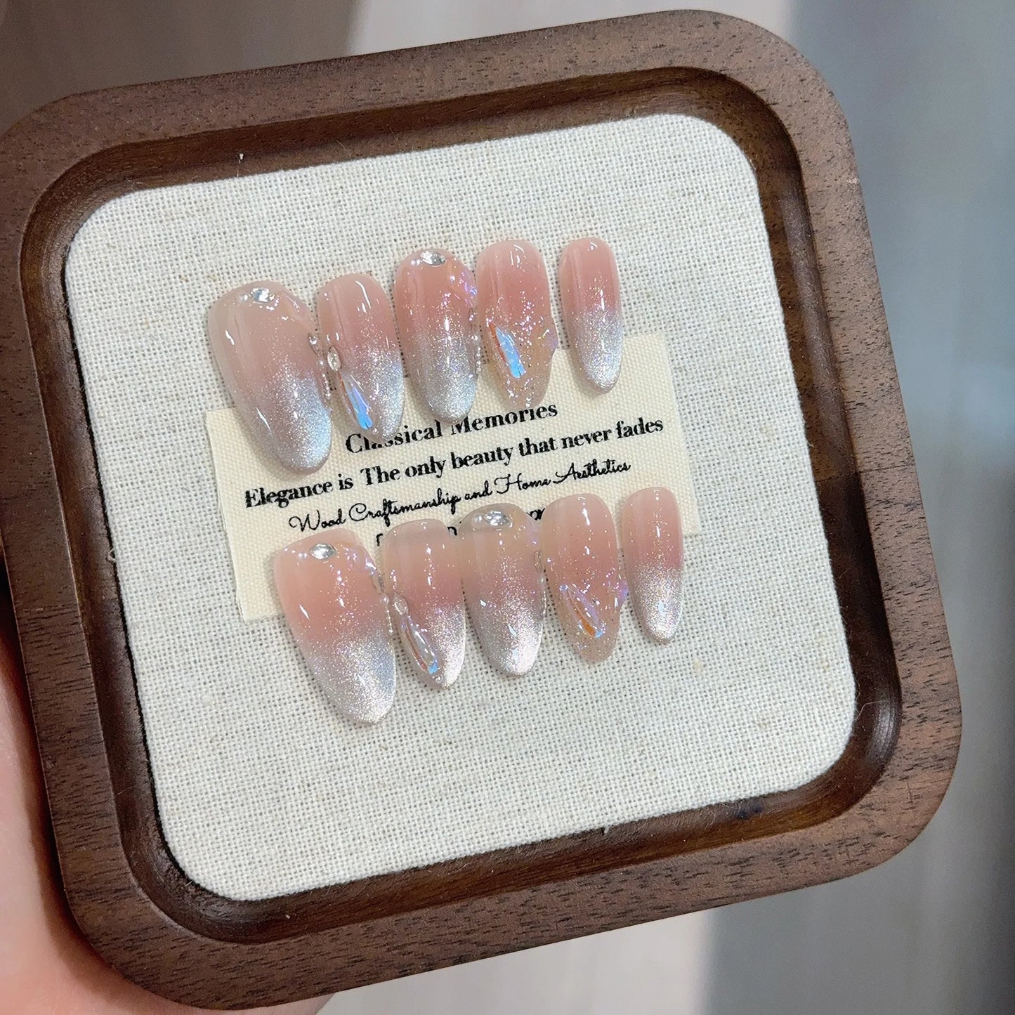 10Pcs Cat Eye French Short Almond Handmade Fake Nails with Diamond Decoration Design Nail Art Simple Fashion Press on False Nail