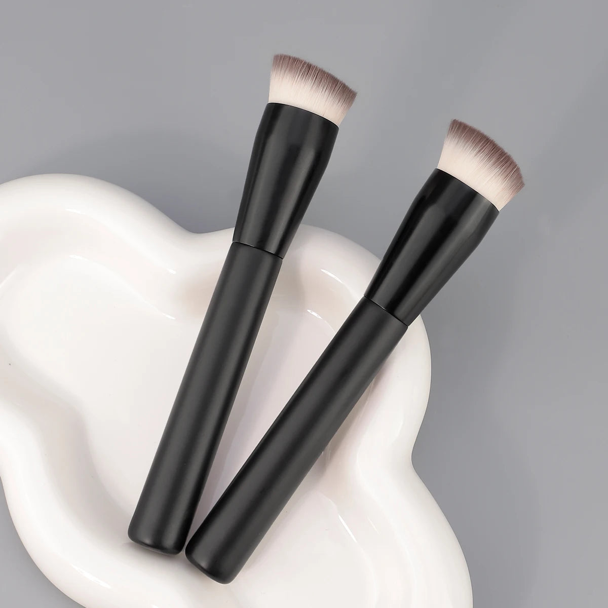 Makeup Brushes Foundation Concealer Angled Seamless Cover Synthetic Dark Circle Liquid Cream Cosmetics Contour Brush Beauty Tool