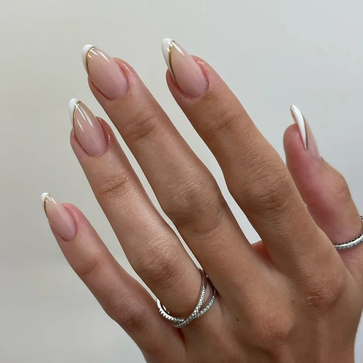 Elegant French Noble Gold Glitter Powder White Simple Almond Fake Nails Art False Nails Charm Tips Press on Nails Manicure Tools