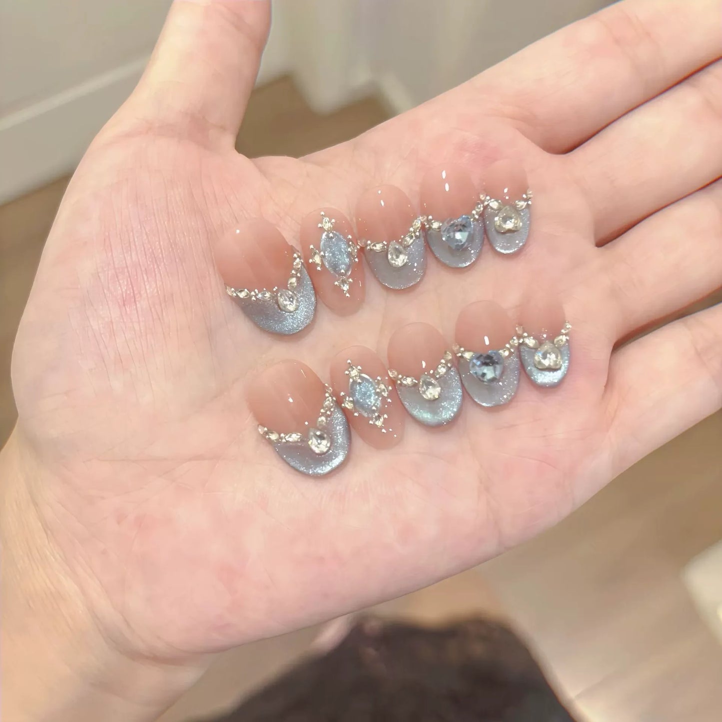 10Pcs Cat Eye French Short Almond Handmade Fake Nails with Diamond Decoration Design Nail Art Simple Fashion Press on False Nail