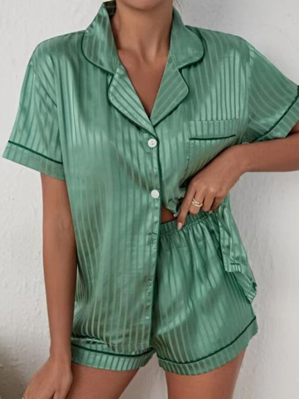 Conjunto de pijama de mujer con camisa corta a rayas y pantalones cortos 