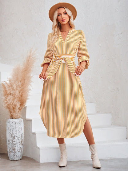 Vestido camisero informal con cuello en V, rayas y cintura anudada 