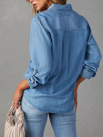 Camisa vaquera informal de manga larga con solapa y botonadura sencilla 