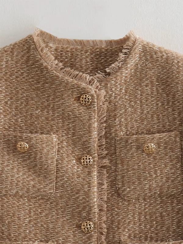 Chaqueta flameada con botones dorados 